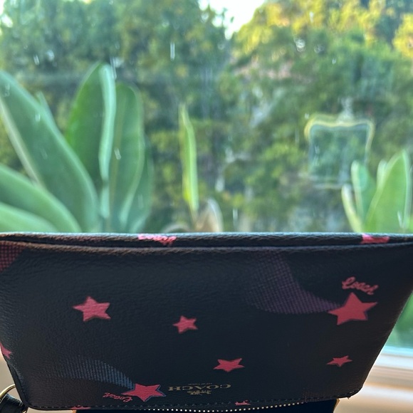 Coach Corner Zip Wristlet, Disco Star /Shooting Star Print ⭐️Verified Authentic - Picture 8 of 12